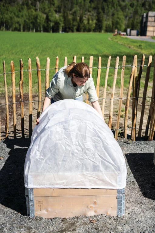 Fiberdug 50g/m² med elastik, til palleramme-buer